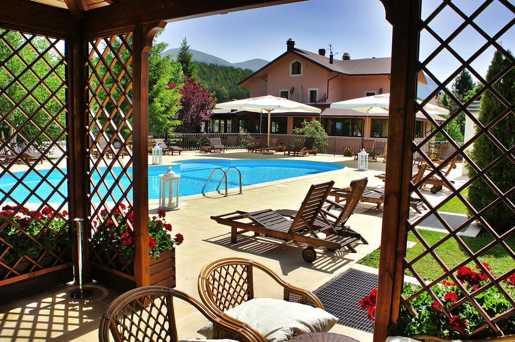 Hotel Bucaneve Pescasseroli Exterior photo